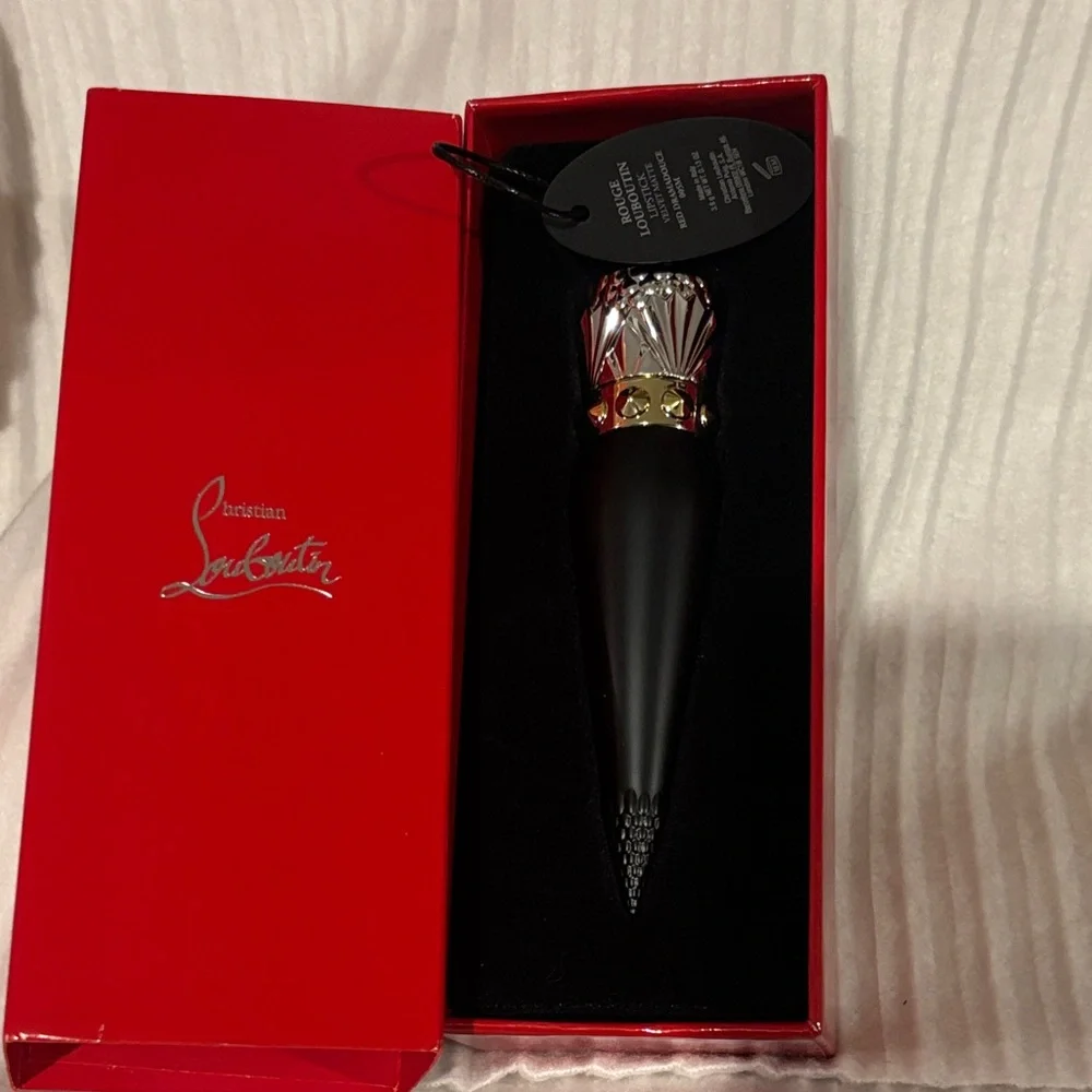 Christian Louboutin Rouge Louboutin Velvet Matte lipstick - Red Dramadouce 005M